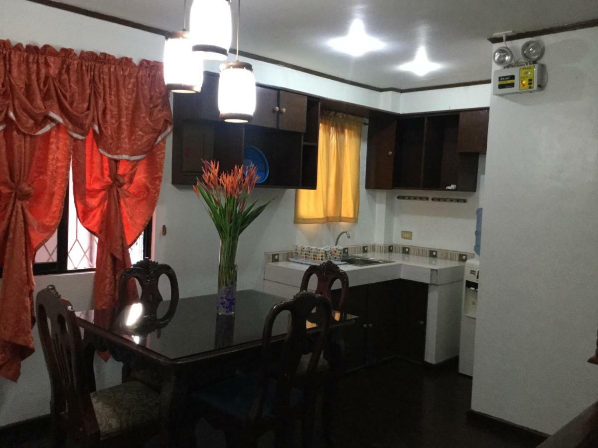 Joyful Island Hostel Lapu-Lapu City Buitenkant foto
