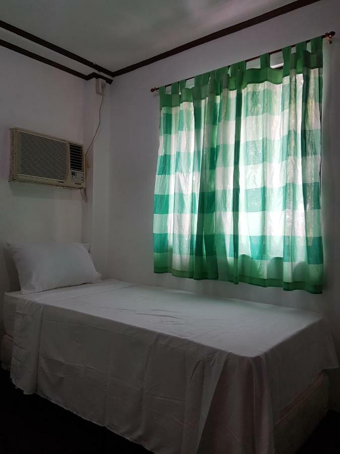 Joyful Island Hostel Lapu-Lapu City Buitenkant foto