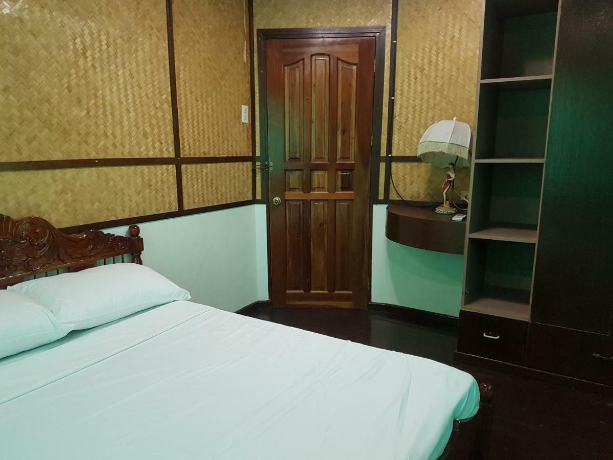 Joyful Island Hostel Lapu-Lapu City Buitenkant foto